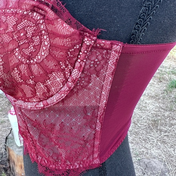 NEW VICTORIA SECRET 34B WOMENS Elegant Lace CORSET in Burgundy - Picture 2 of 8